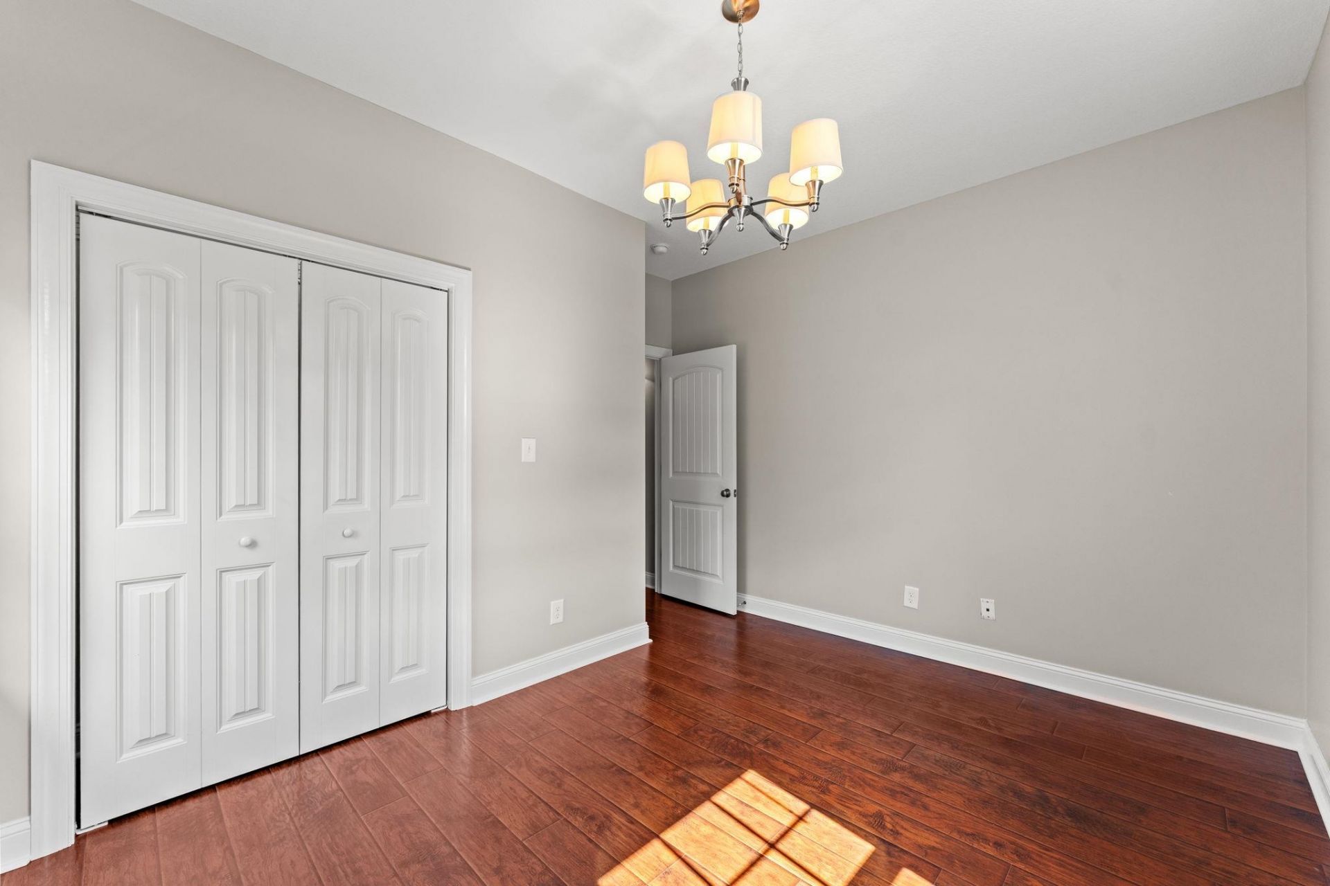 939 Maple St.  Photo 16