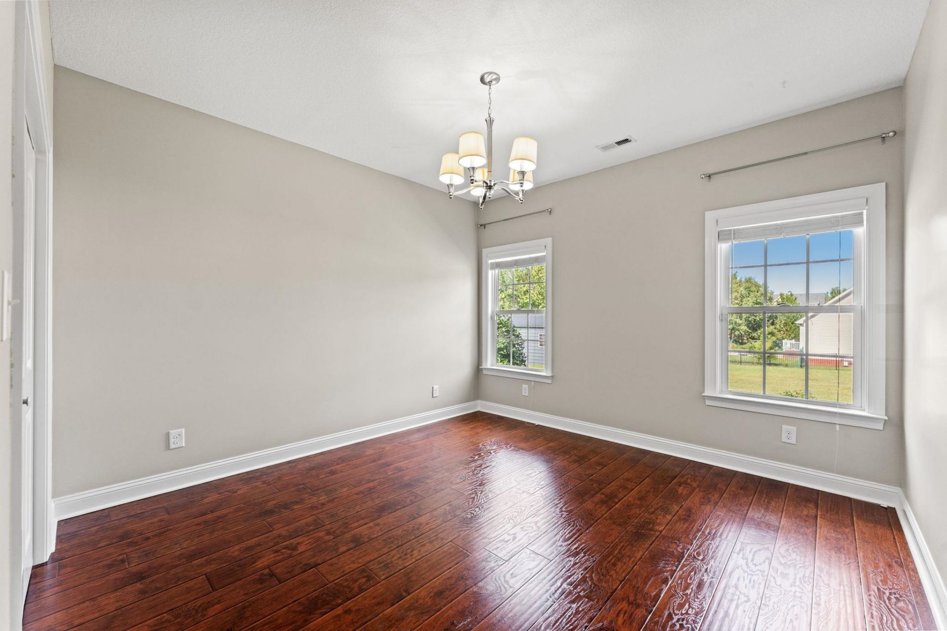 939 Maple St.  Photo 18