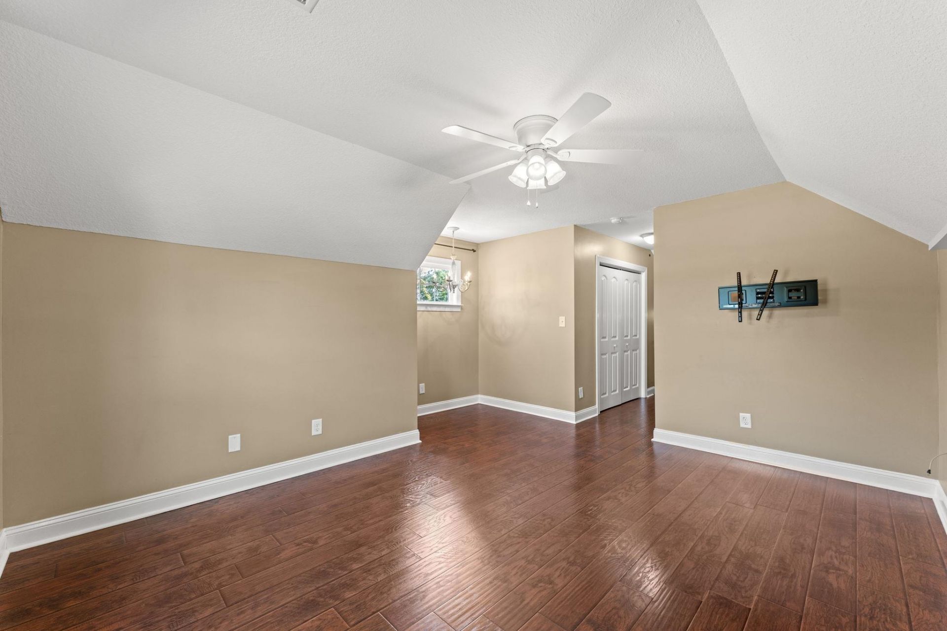 939 Maple St.  Photo 26
