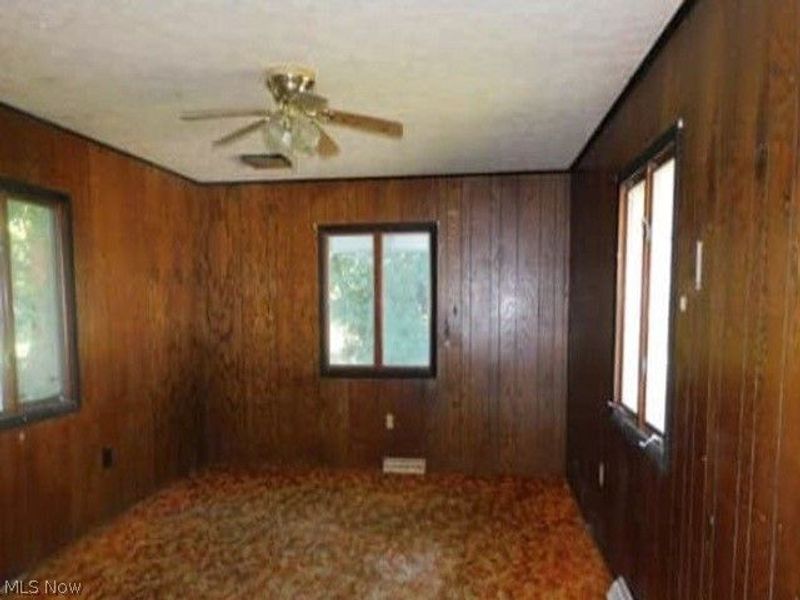 403 S Amboy Road, Conneaut, OH 44030 Photo 3