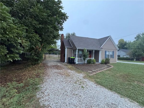 821 S 3Rd Street, Rogers, AR 72756