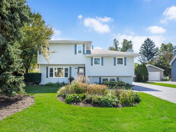 217 Holly Avenue , Darien, IL 60561