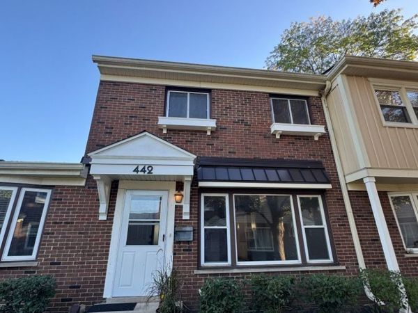 442 Congress Court , Unit 9, Wood Dale, IL 60191