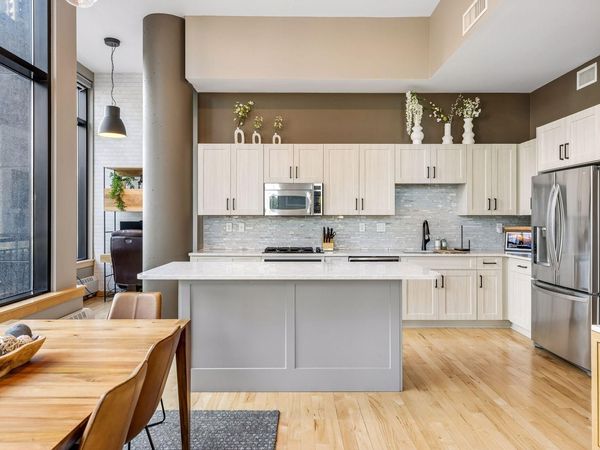 215 10th Avenue S, Unit 102, Minneapolis, MN 55415