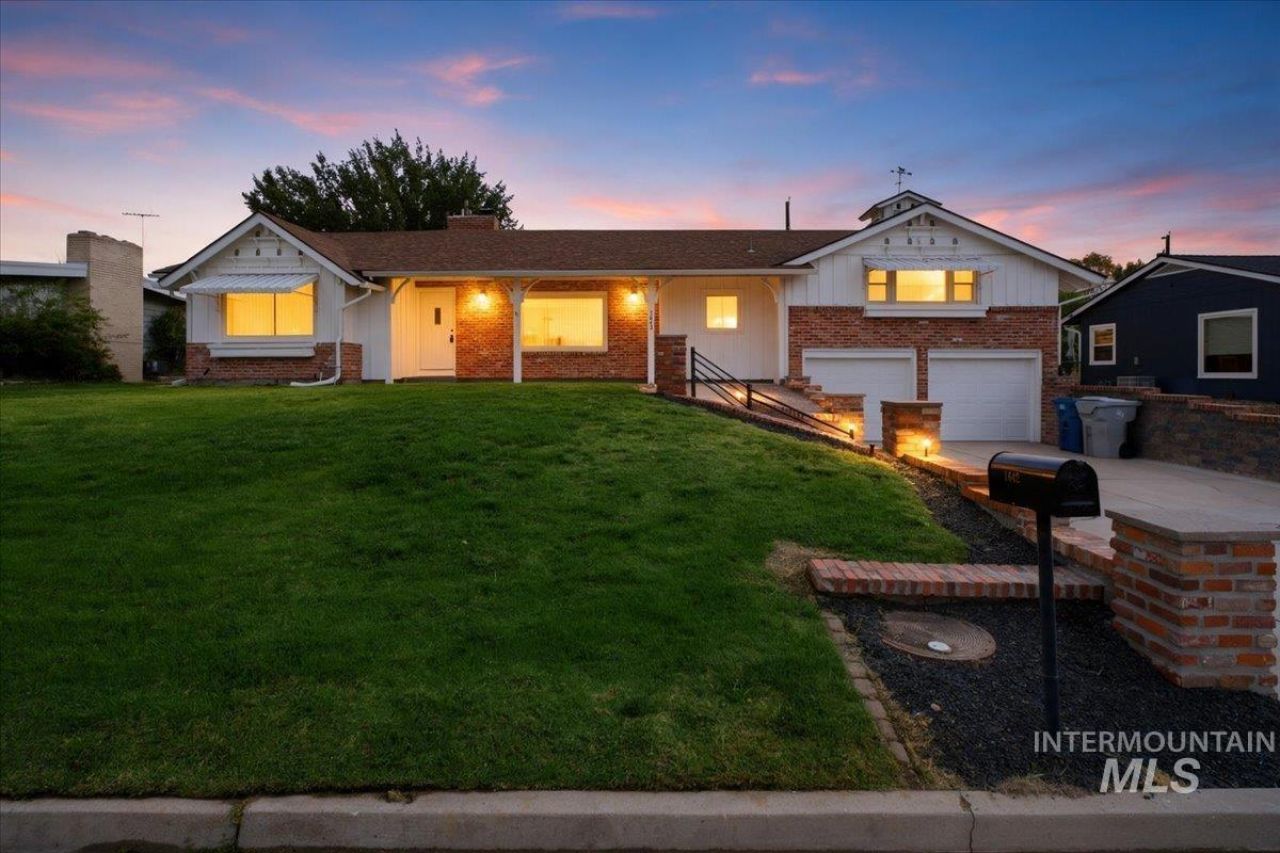 1642 Rim View Dr, Caldwell, ID 83605 Main Photo