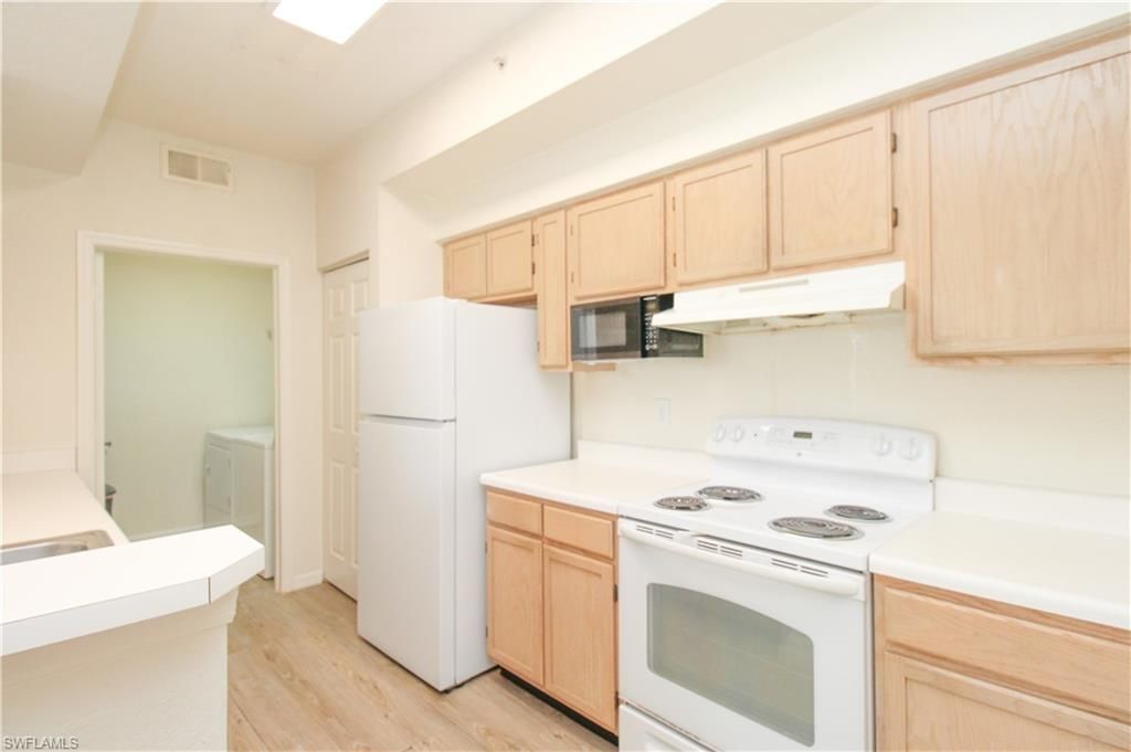 4630 Saint Croix Ln , Unit 827, Naples, FL 34109 Photo