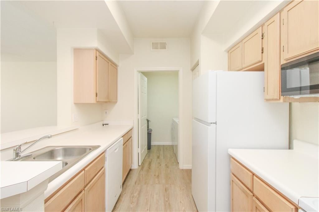 4630 Saint Croix Ln , Unit 827, Naples, FL 34109 Photo