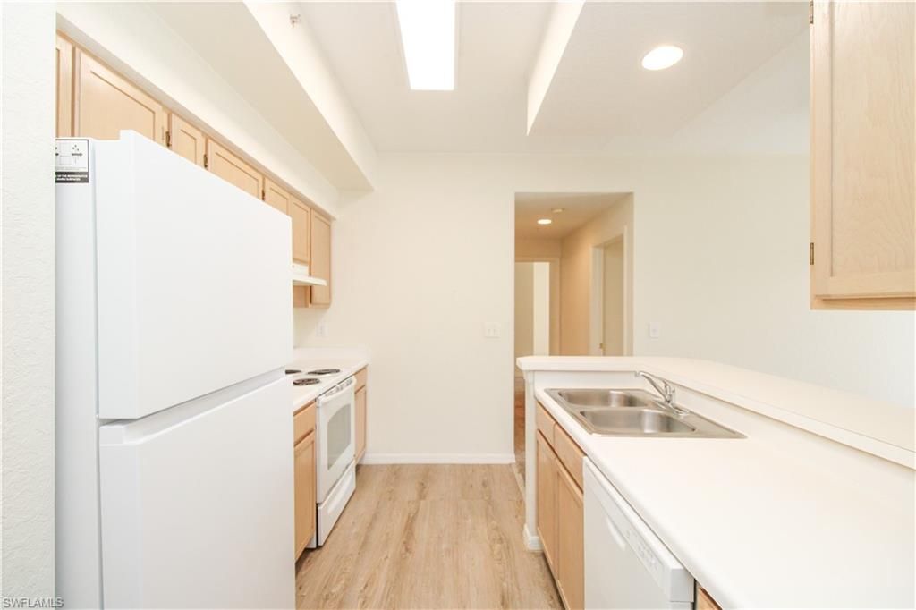4630 Saint Croix Ln , Unit 827, Naples, FL 34109 Photo