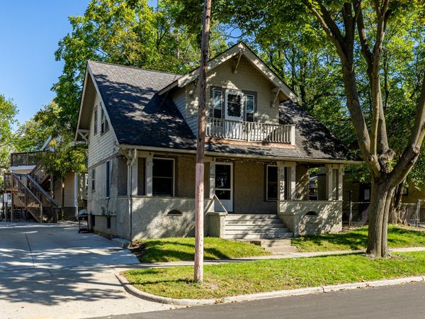 945 Dewey Avenue, Ann Arbor, MI 48104