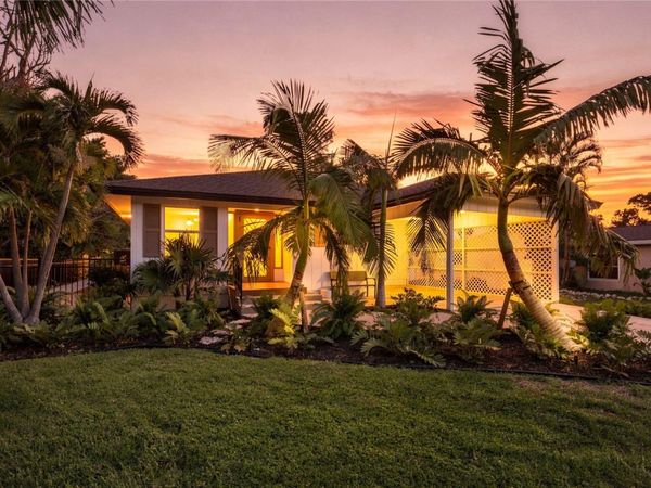 700 LONGBOAT COURT , LONGBOAT KEY, FL 34228