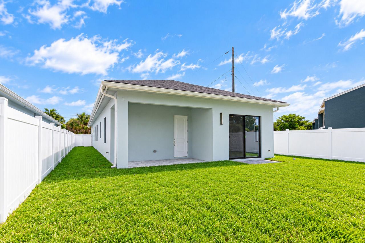 2367 E Faith Avenue, Schall Circle, FL 33417 Photo