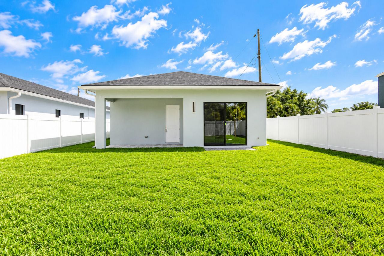 2367 E Faith Avenue, Schall Circle, FL 33417 Photo