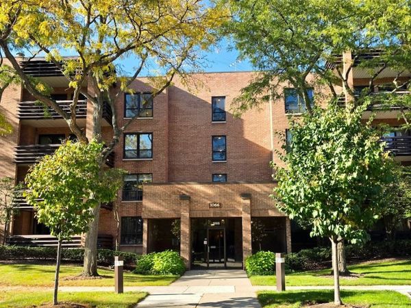 1066 Shermer Road , Unit 43, Northbrook, IL 60062