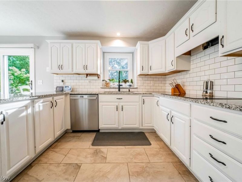 3453 Barrington Drive, Avon, OH 44011 Photo 8