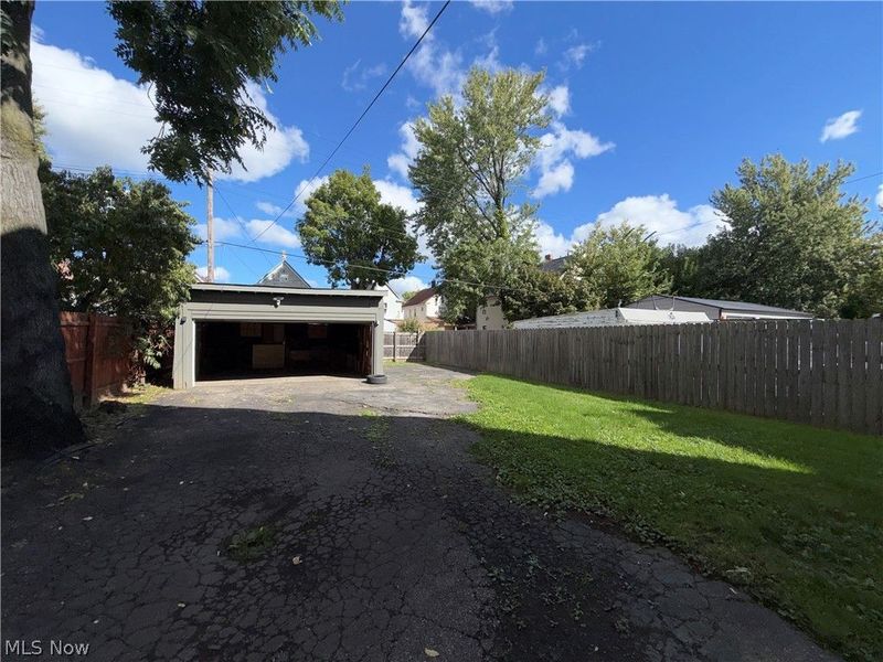 3802 Poe Avenue, Cleveland, OH 44109 Photo 34