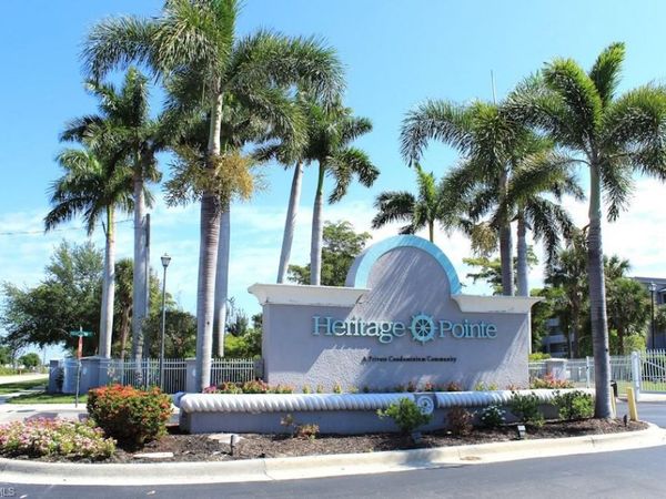 16655 Lake Circle DR, Unit 850, FORT MYERS, FL 33908