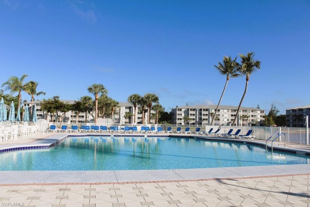 16655 Lake Circle Dr, Unit 850, Fort Myers, FL 33908 Photo