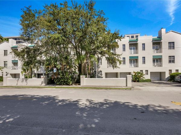 5801 SW 74th Ter , Unit 2, South Miami, FL 33143