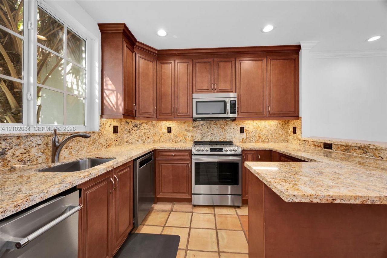 5801 SW 74th Ter , Unit 2, South Miami, FL 33143 Photo