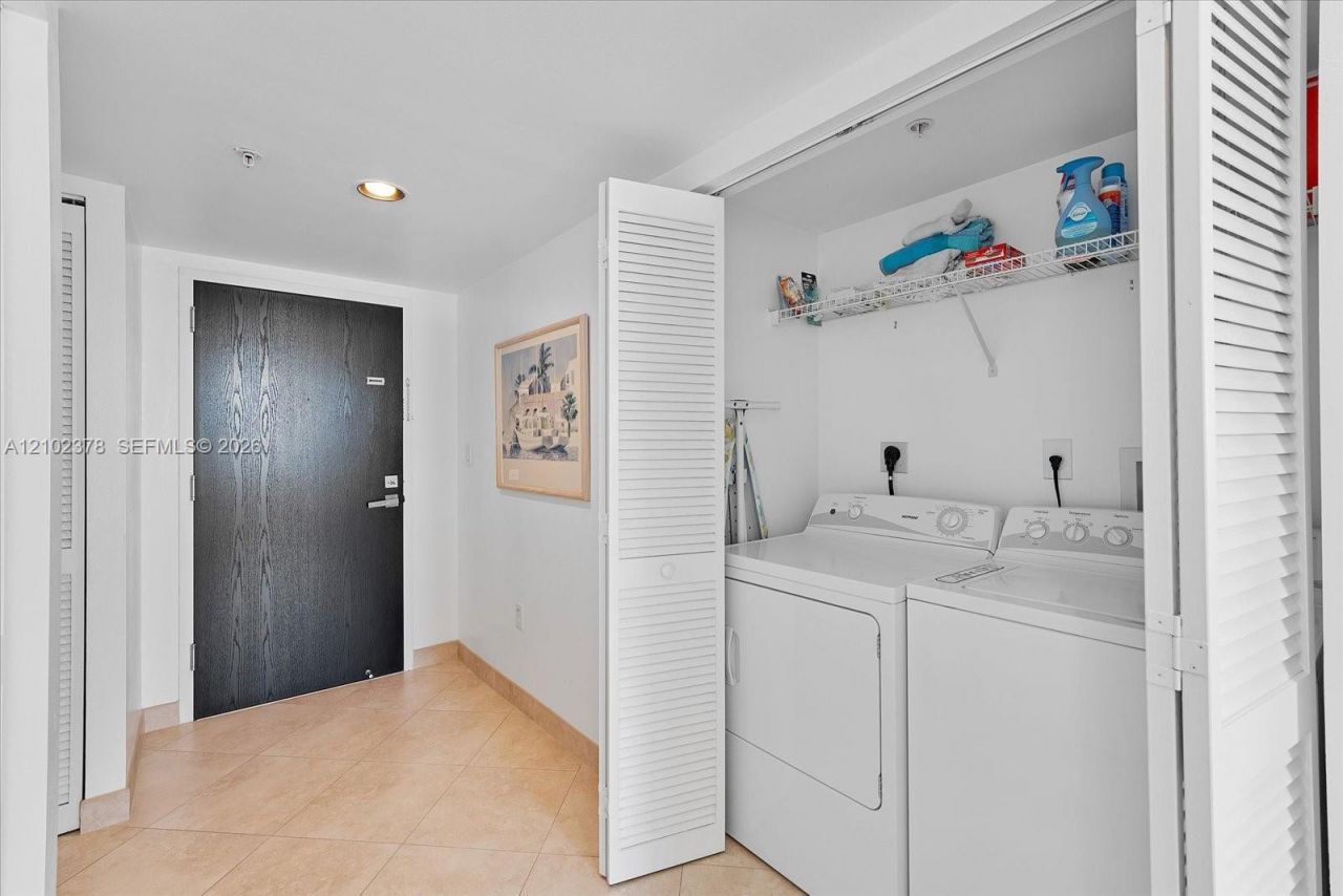 90 Alton Rd , Unit 2911, Miami Beach, FL 33139 Photo