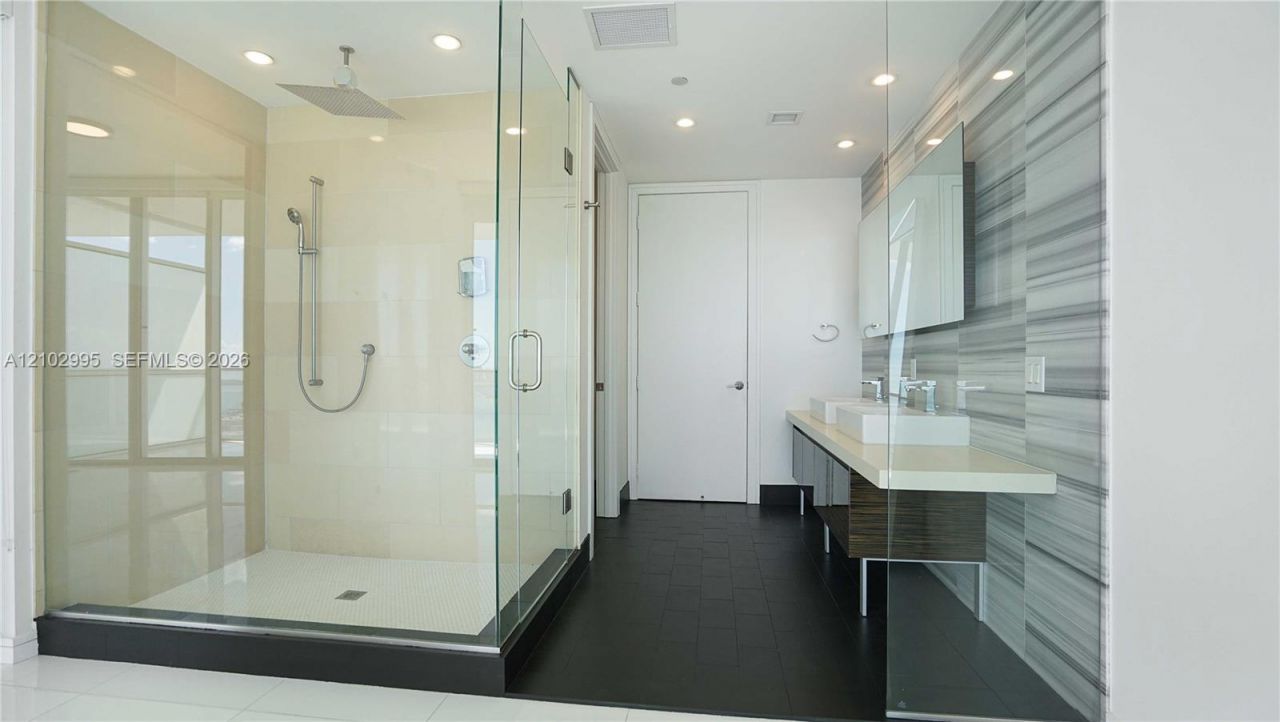 1100 Biscayne Blvd, Unit 5202, Miami, FL 33132 Photo