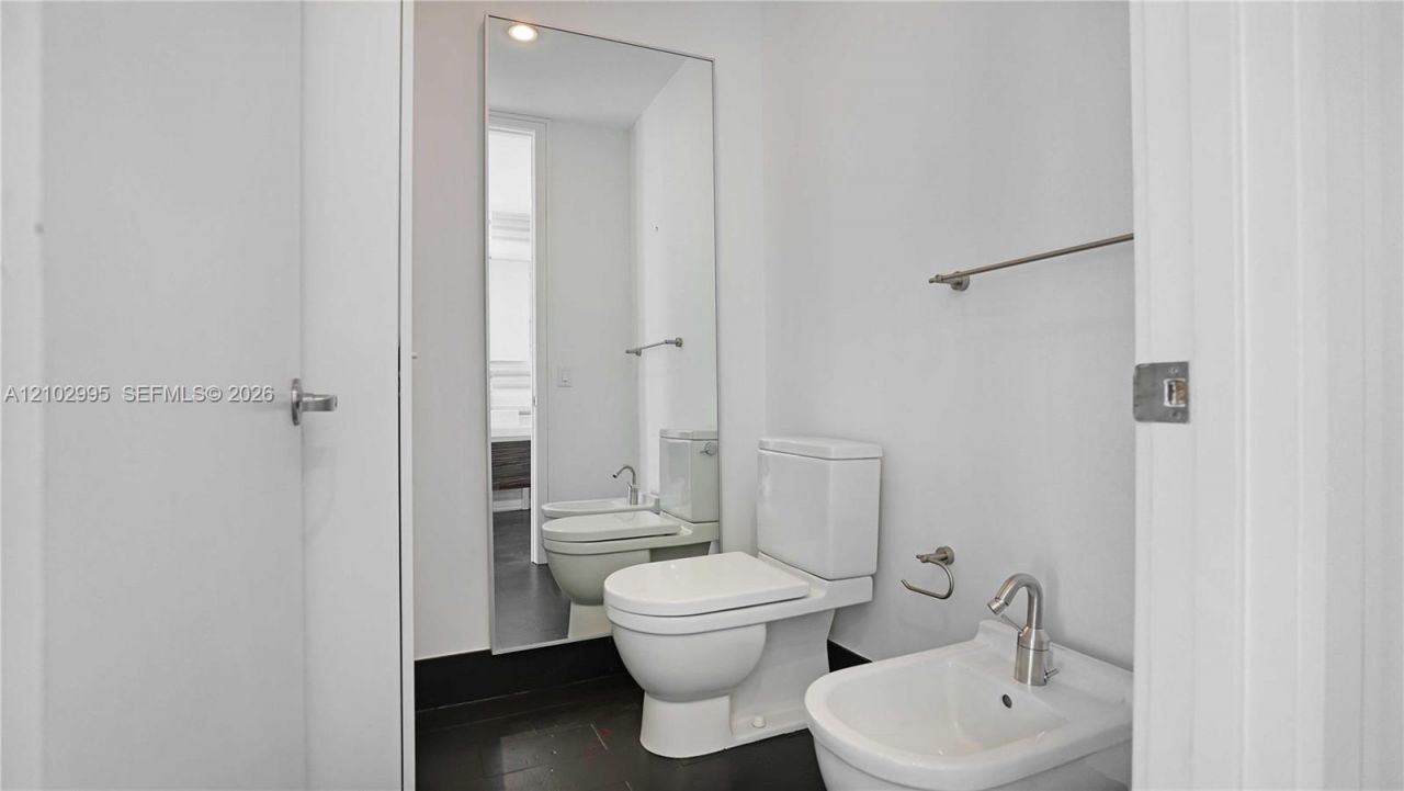 1100 Biscayne Blvd, Unit 5202, Miami, FL 33132 Photo