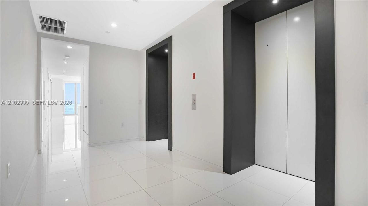 1100 Biscayne Blvd, Unit 5202, Miami, FL 33132 Photo