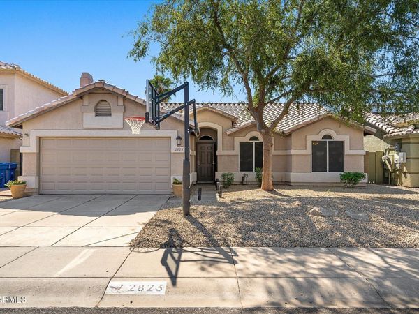 2823 E BLACKHAWK Drive, Phoenix, AZ 85050