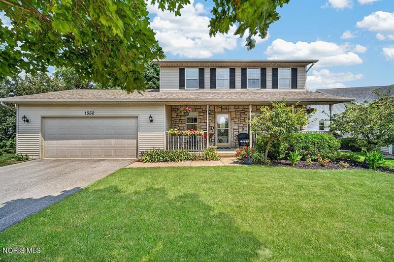 1532 Autumn Drive, Findlay, OH 45840 Main Photo