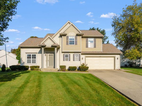 2960 Valley Glenn Circle, Kalamazoo, MI 49004