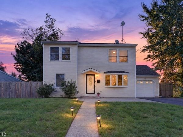 29 Windsor Dr, East Brunswick, NJ 08816