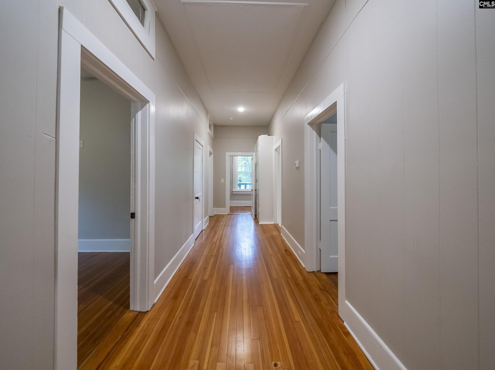 2211 Lee Street Photo 12