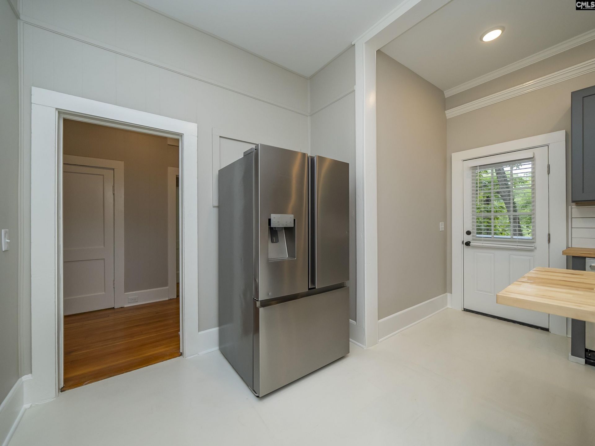 2211 Lee Street Photo 19