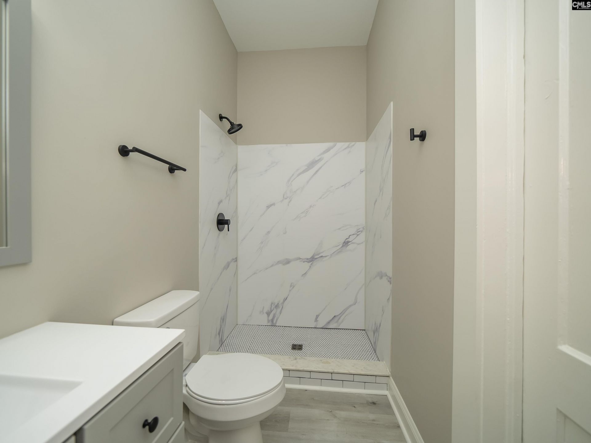 2211 Lee Street Photo 20
