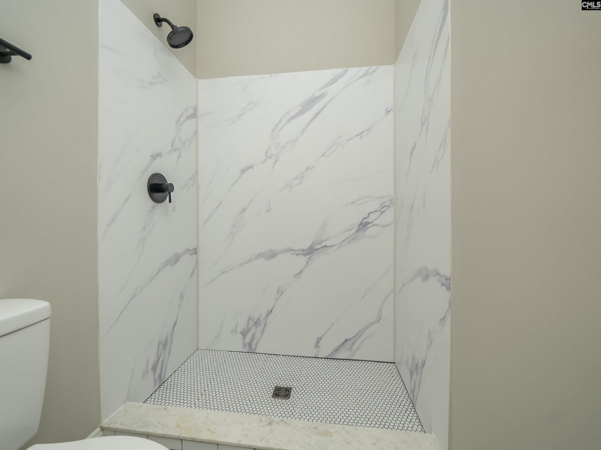 2211 Lee Street Photo 21