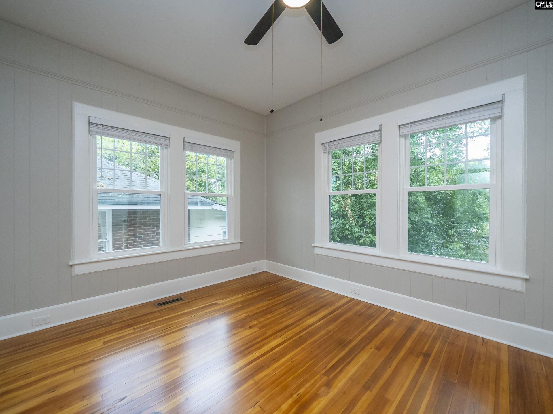 2211 Lee Street Photo 28