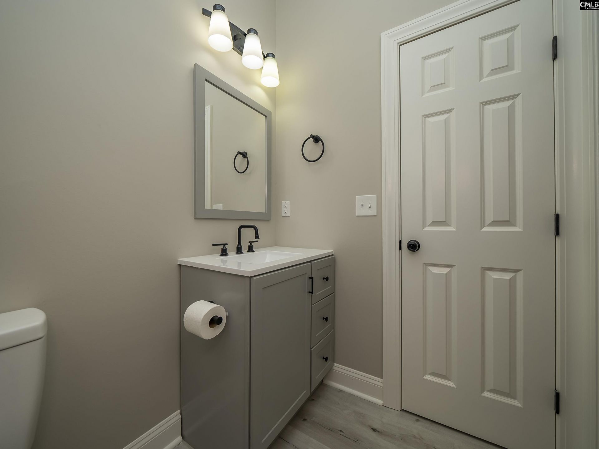 2211 Lee Street Photo 29