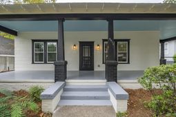 2211 Lee Street photo 4