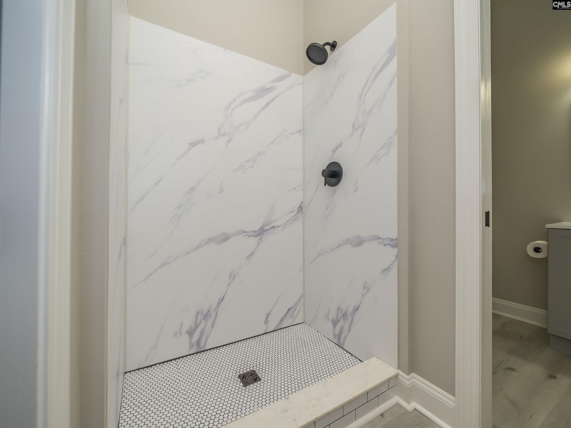 2211 Lee Street Photo 30