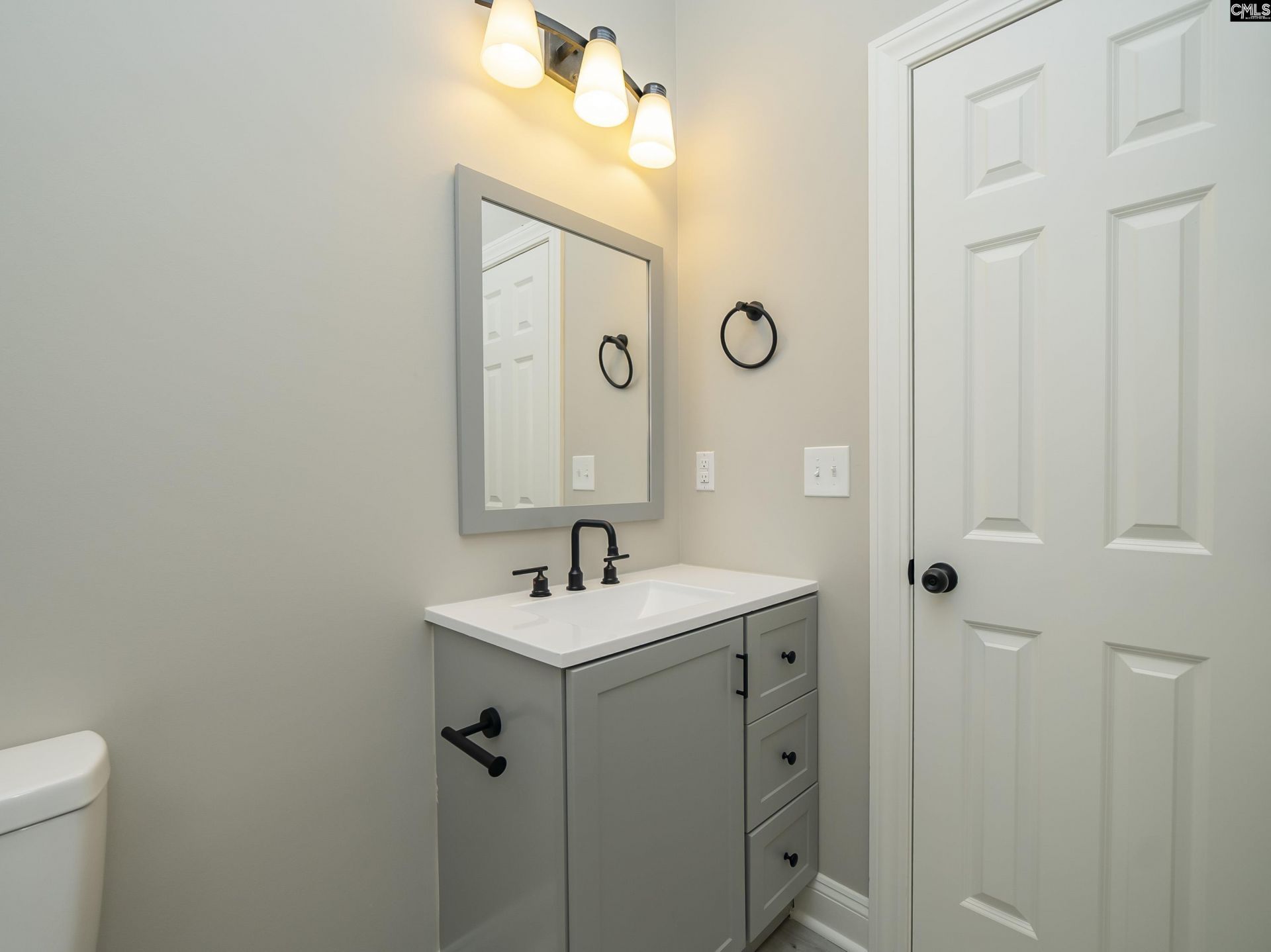 2211 Lee Street Photo 31