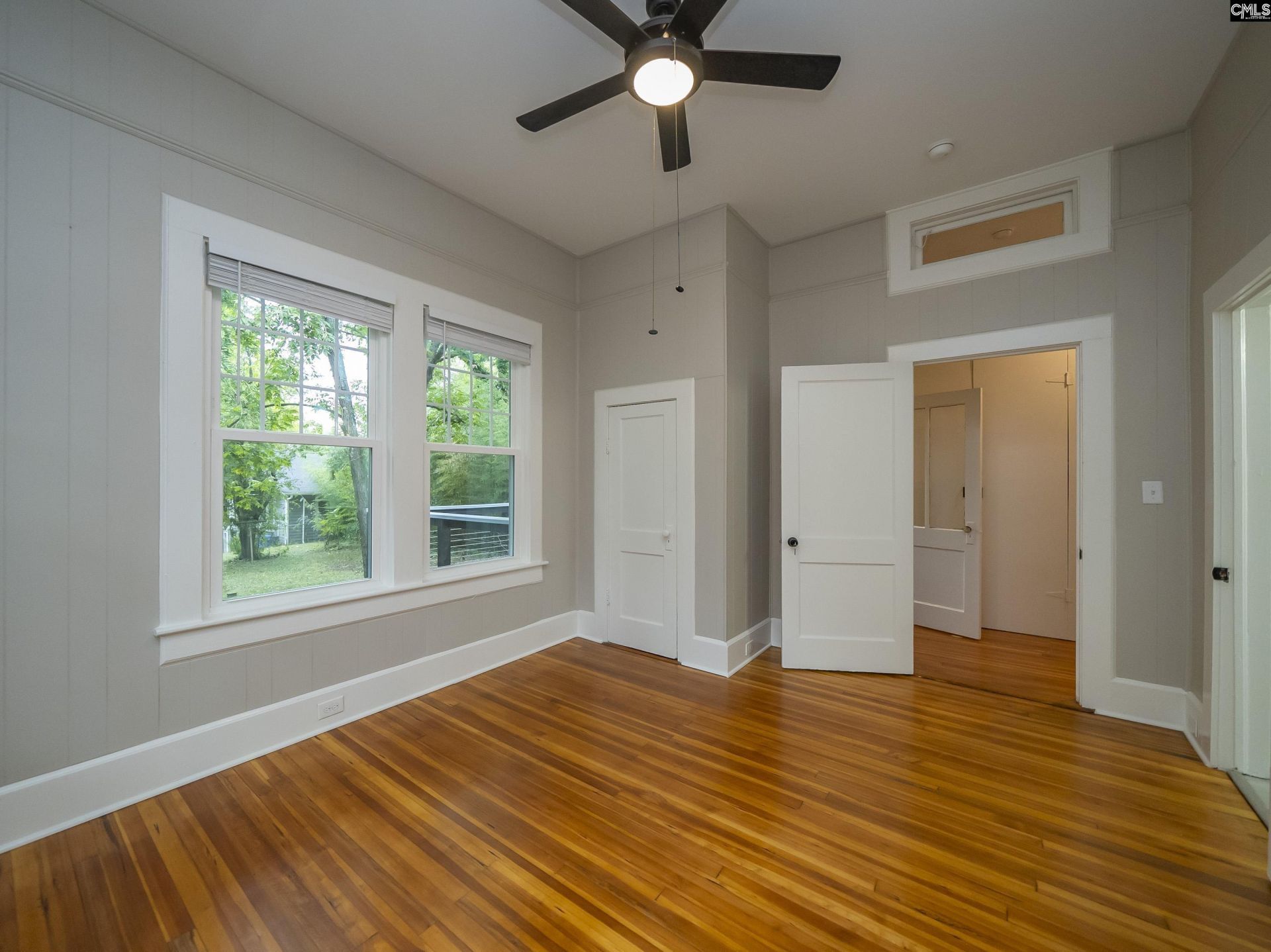 2211 Lee Street Photo 32