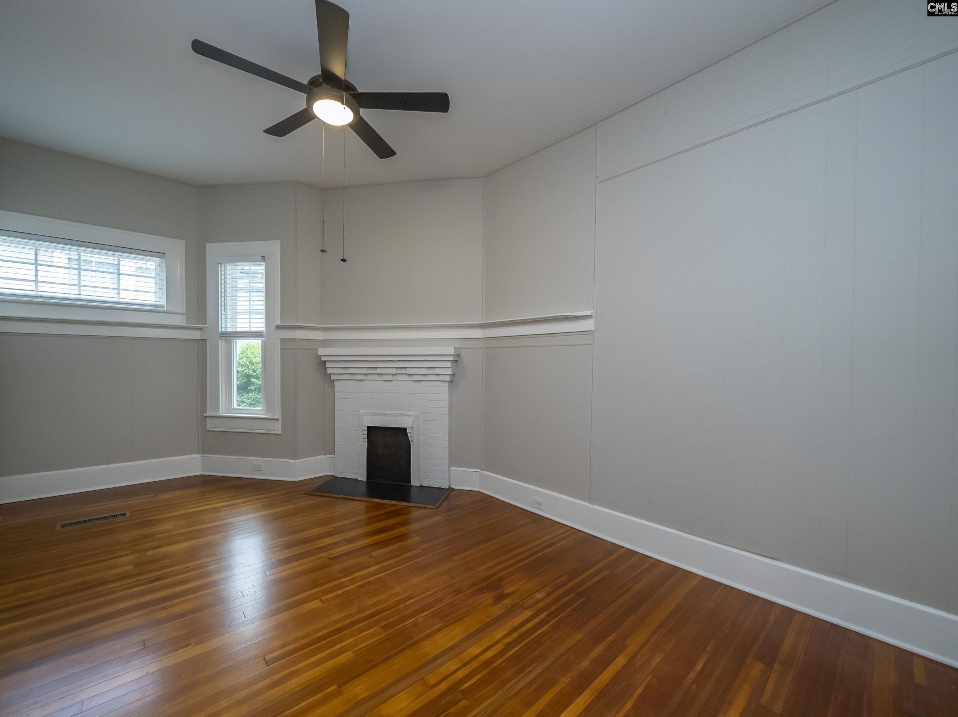 2211 Lee Street Photo 33