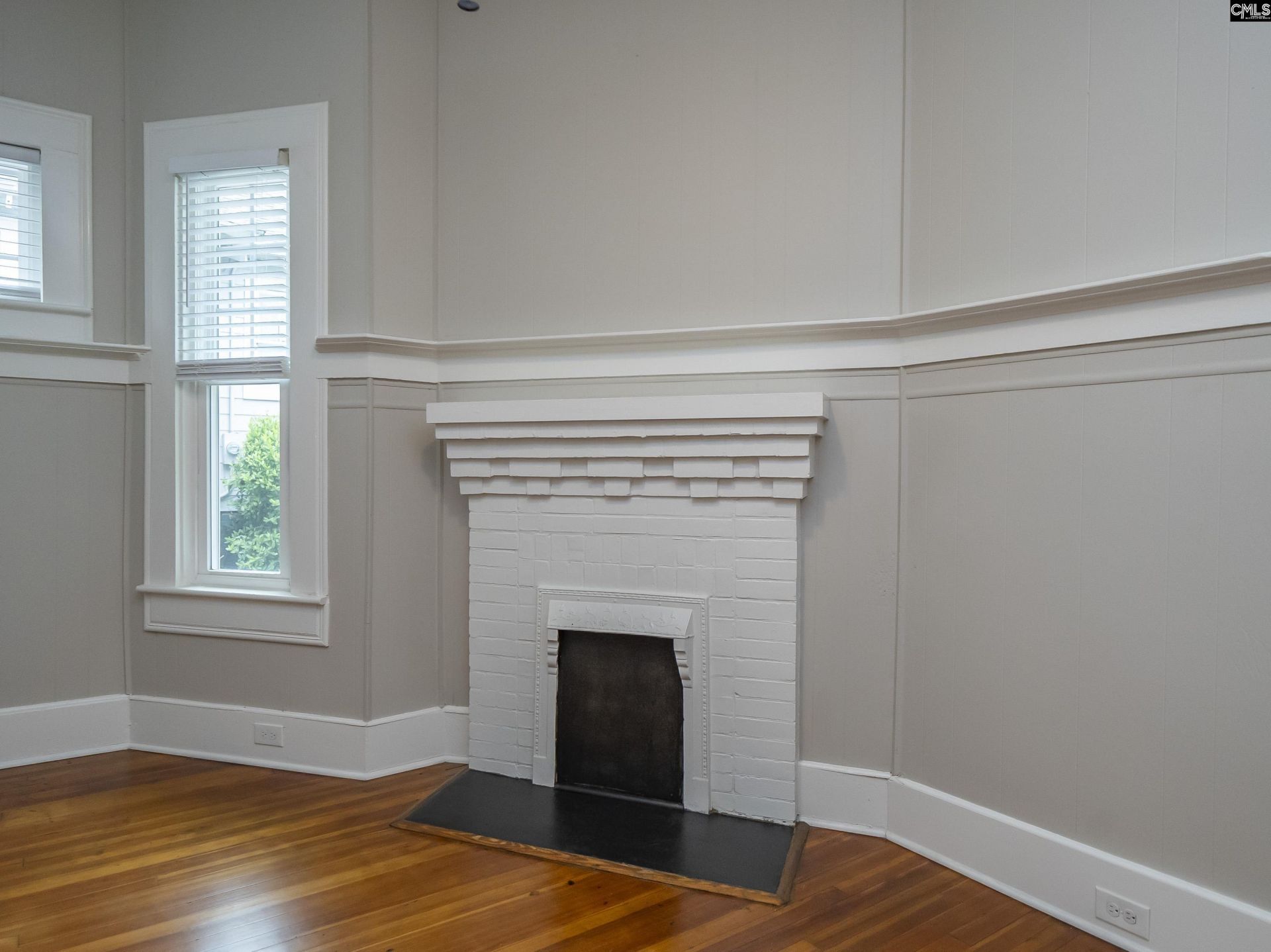 2211 Lee Street Photo 34