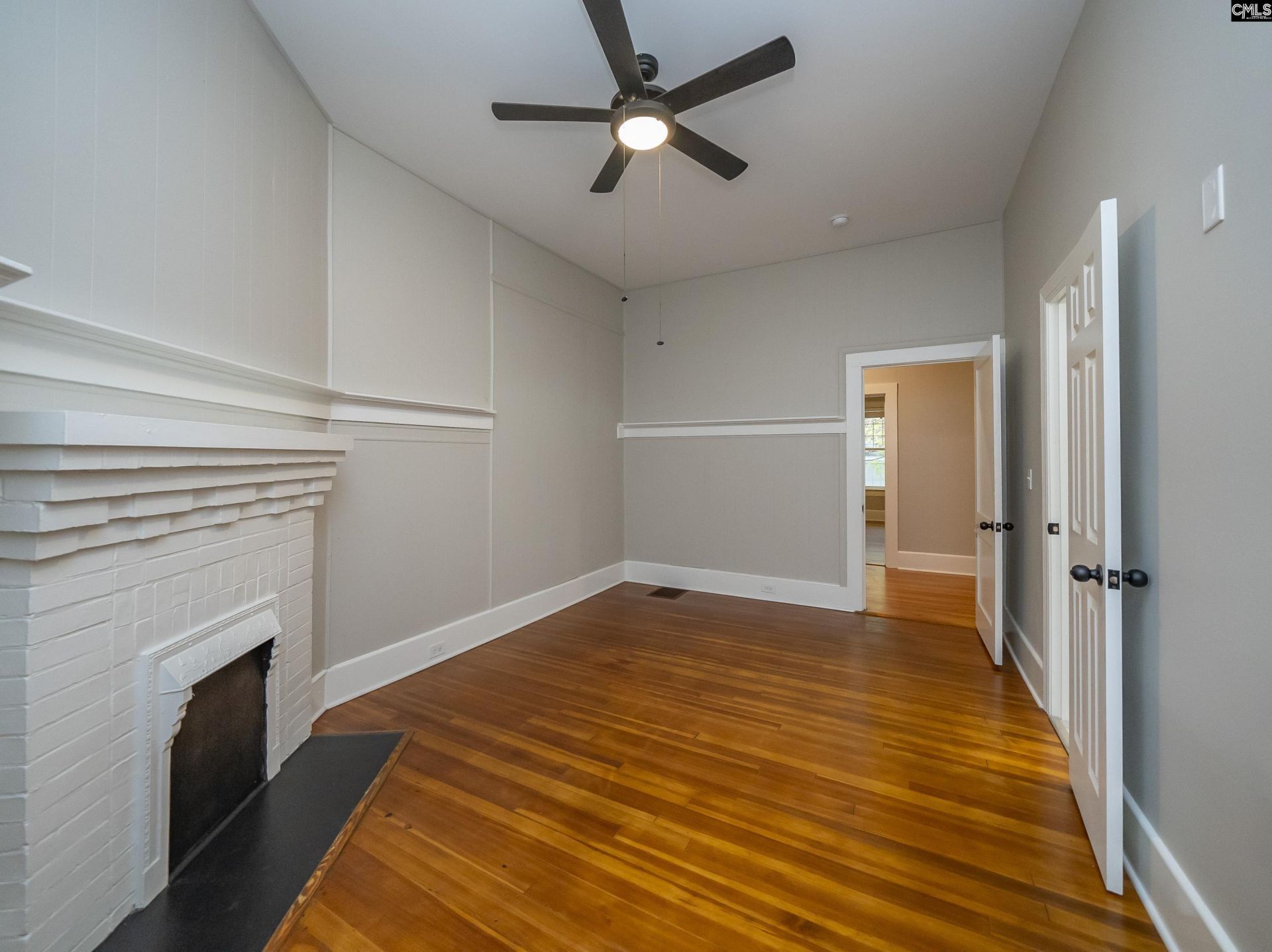 2211 Lee Street Photo 36