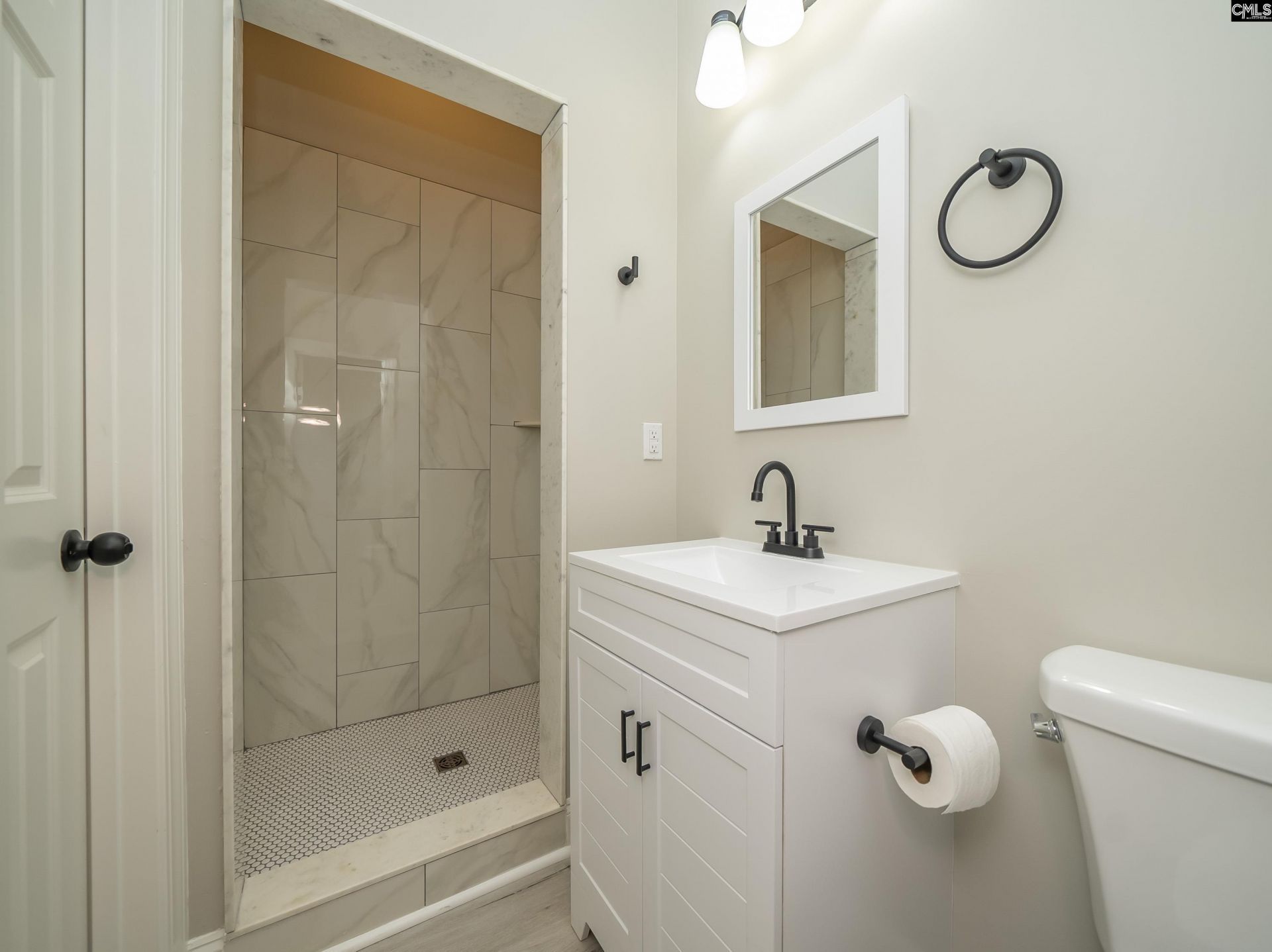 2211 Lee Street Photo 38