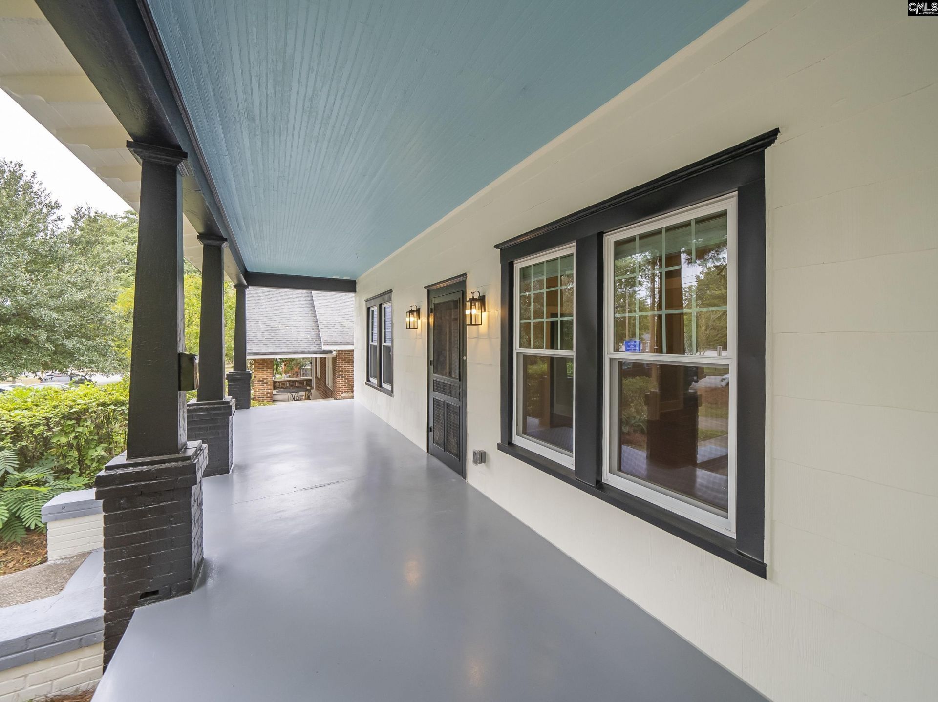 2211 Lee Street Photo 4
