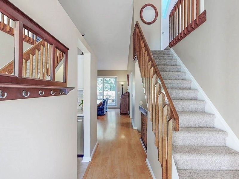 6885 Chaffee Court, Brecksville, OH 44141 Photo 3