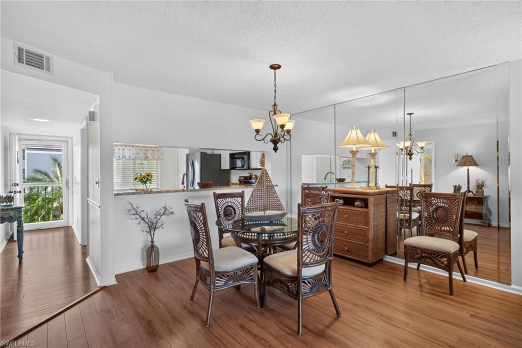 6945 Dennis Cir , Unit 203, Naples, FL 34104 Photo