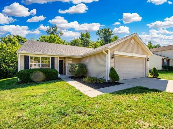 60 Hungtington Ave, Amelia, OH 45102