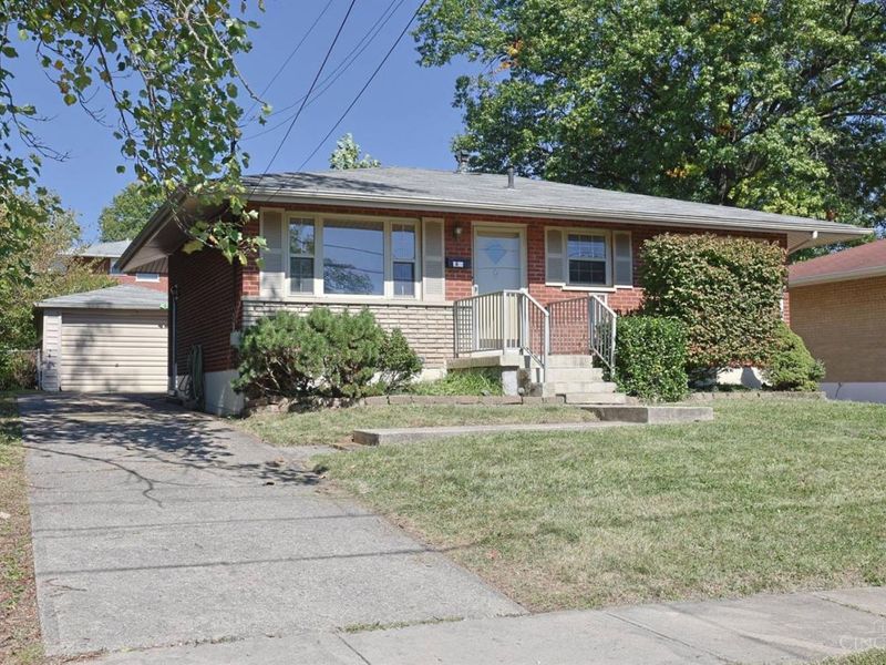 4290 Selby Court, Cheviot, OH 45211 Photo 2